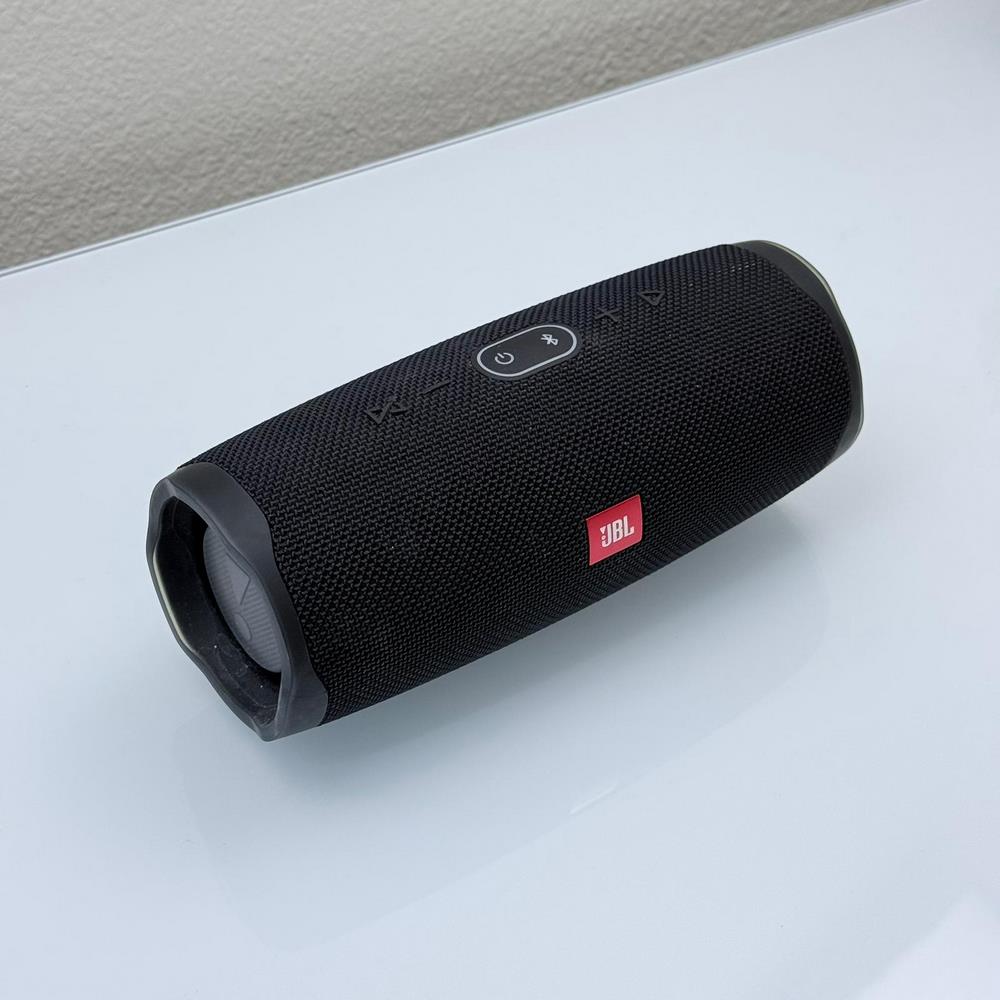 JBL Charge 4 - Portable Bluetooth Speaker with built-in Powerbank JBL Charge 4 - Portable Bluetooth Speaker with built-in Powerbank